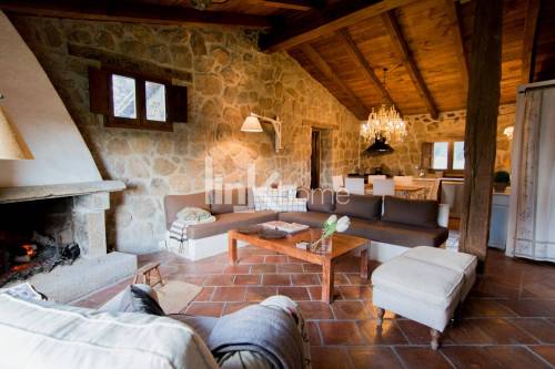 Vista del salón desde la entrada de la casa