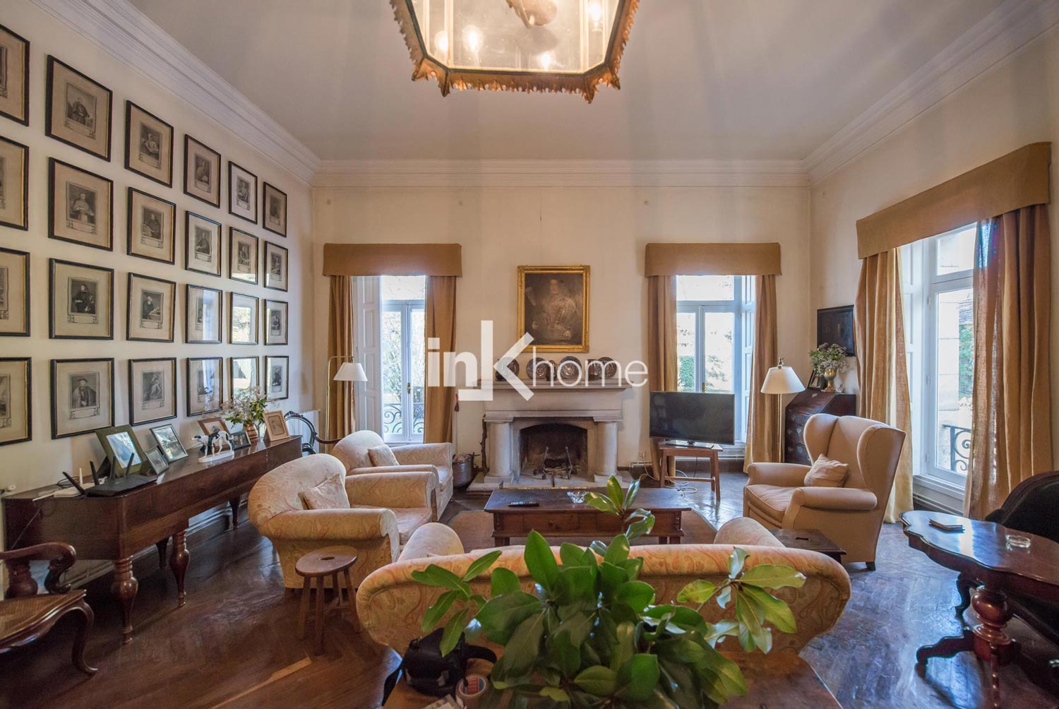 Northeast Living Room - Chimney